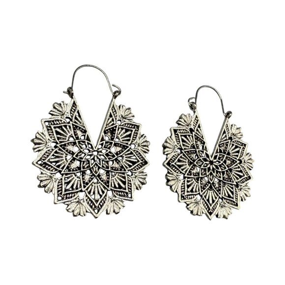 VTG Filigree Lotus Flower Hoop Earrings Silver Tone Tribal Ethnic BohoChic - Picture 3 of 4